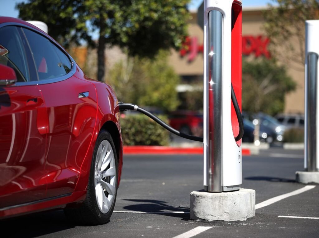 How many electric cars in the USA